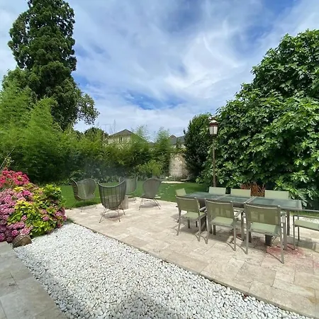 Particulier Au Pied De La Cathedrale * Beauvais